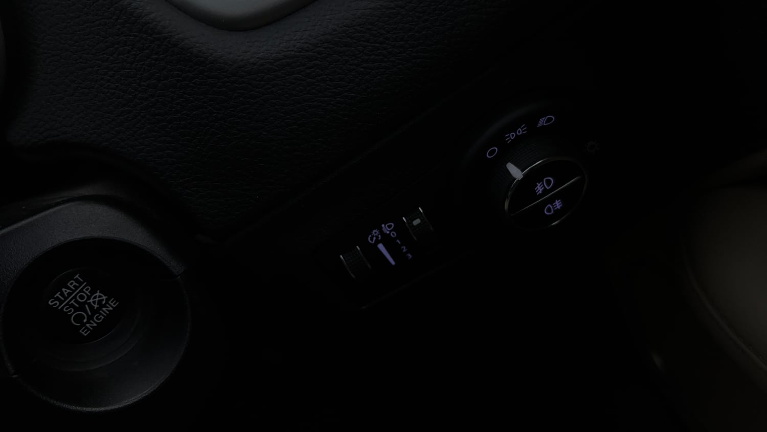Used 2019 Jeep Compass Longitude (O) 1.4 Petrol AT Petrol Automatic top_features Keyless start