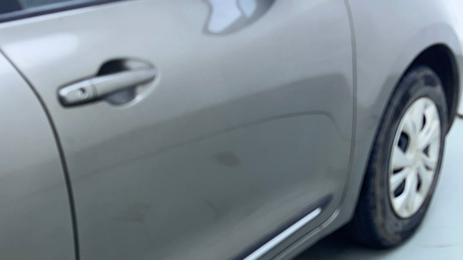 Used 2018 Maruti Suzuki Swift VXi AMT Petrol Automatic dents MINOR DENT