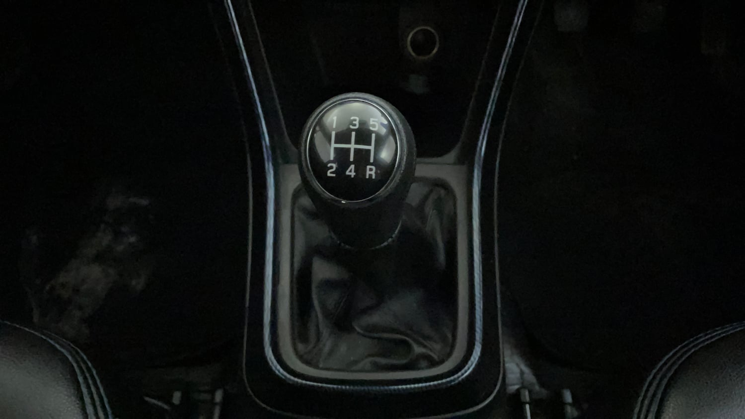 Used 2018 Maruti Suzuki S-Cross Zeta 1.3 Diesel Manual interior GEAR  KNOB VIEW