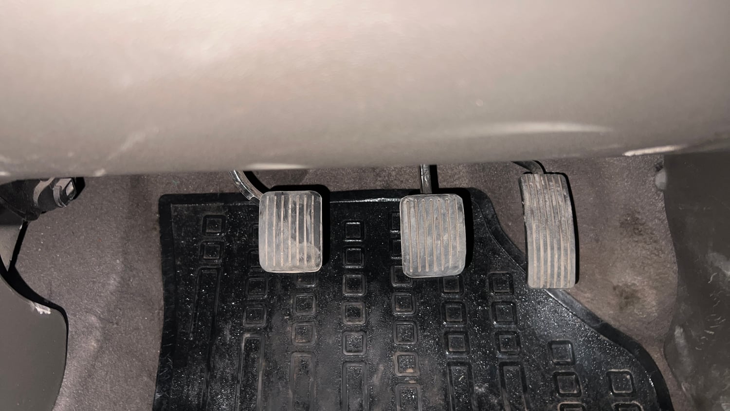 Used 2013 Hyundai i10 Magna 1.2 Kappa2 Petrol Manual interior PEDALS VIEW