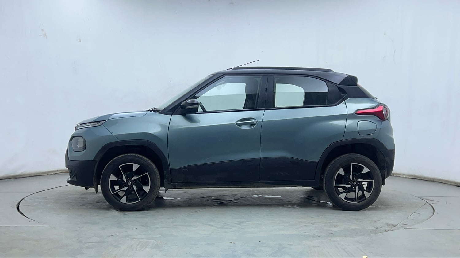 Used 2023 Tata Punch Creative IRA AMT Dual Tone Petrol Automatic exterior LEFT SIDE VIEW