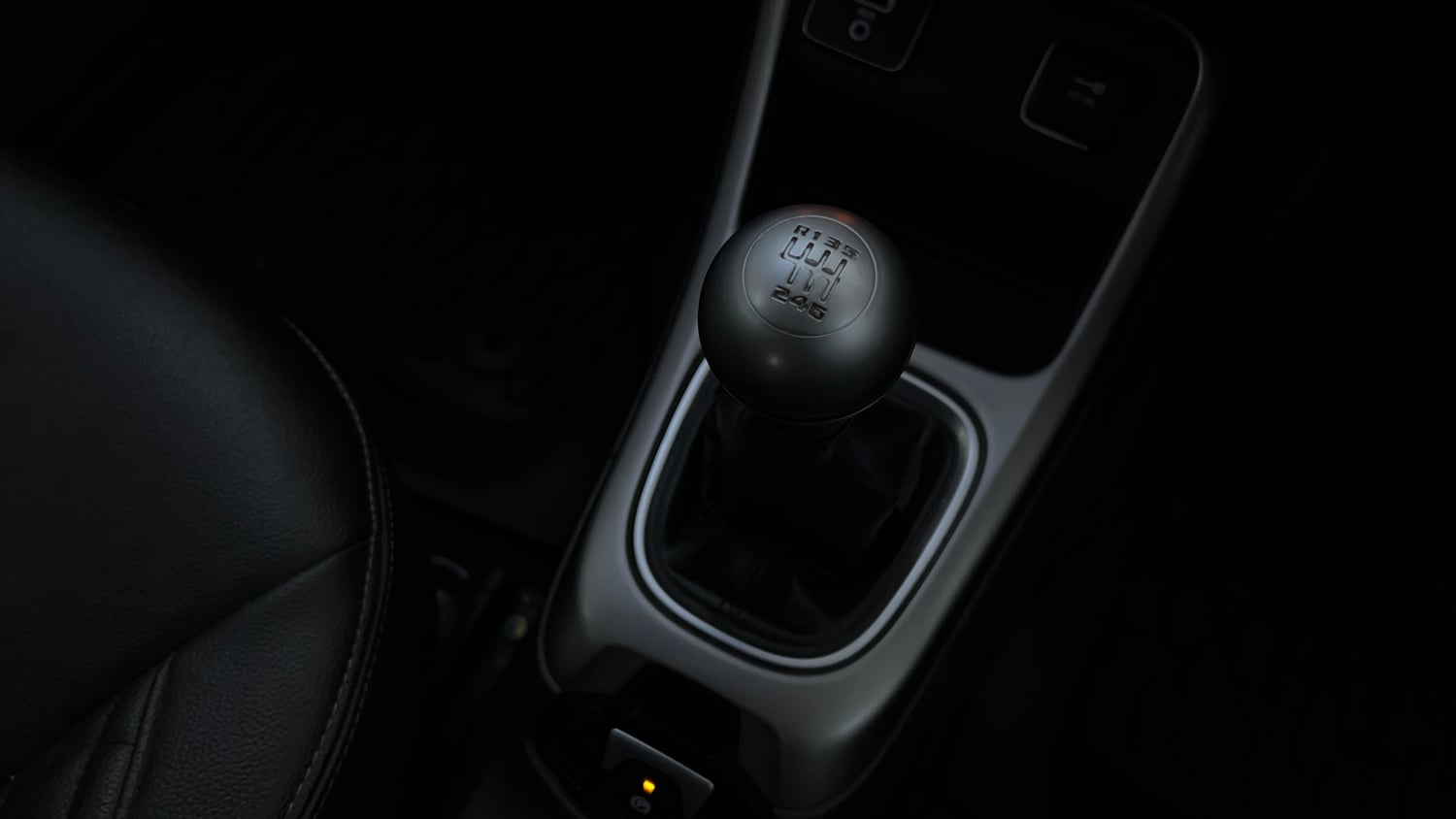 Used 2018 Jeep Compass Sport 2.0 Diesel Diesel Manual interior GEAR  KNOB VIEW