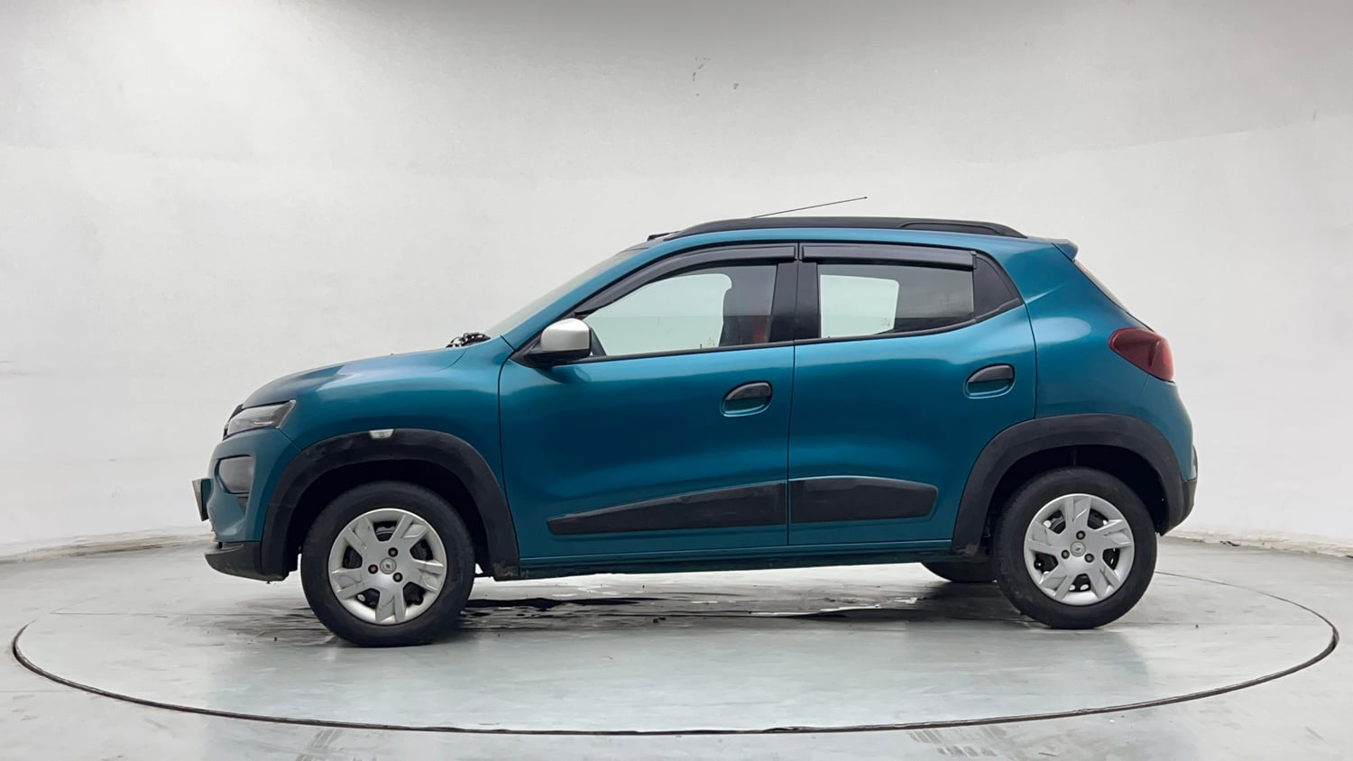 Used 2022 Renault Kwid RXT 1.0 AMT (O) Petrol Automatic exterior LEFT SIDE VIEW