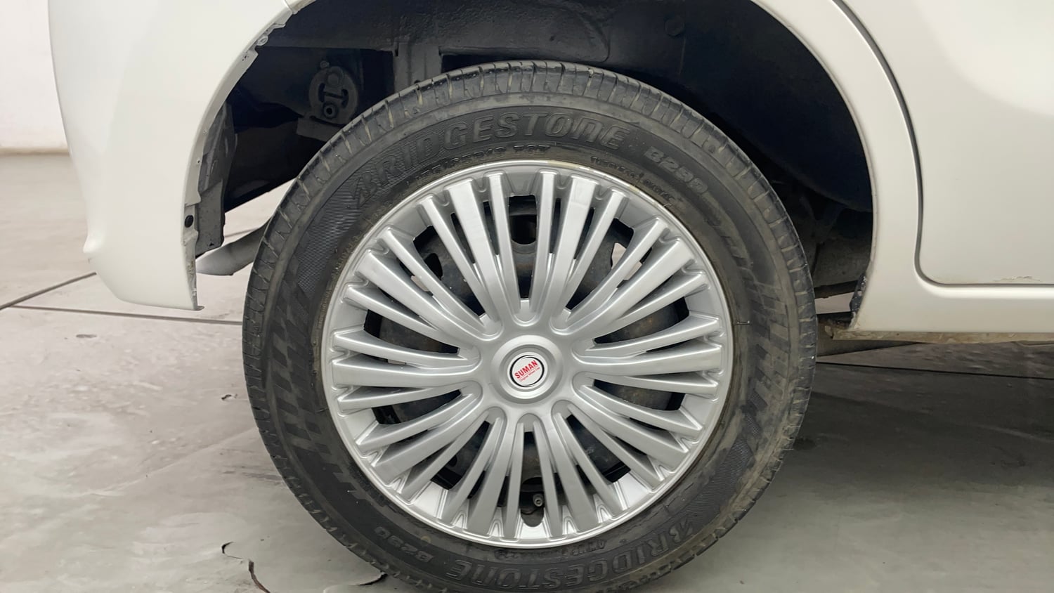Used 2016 Maruti Suzuki Alto K10 VXi AMT Petrol Automatic tyres RIGHT REAR TYRE TREAD VIEW