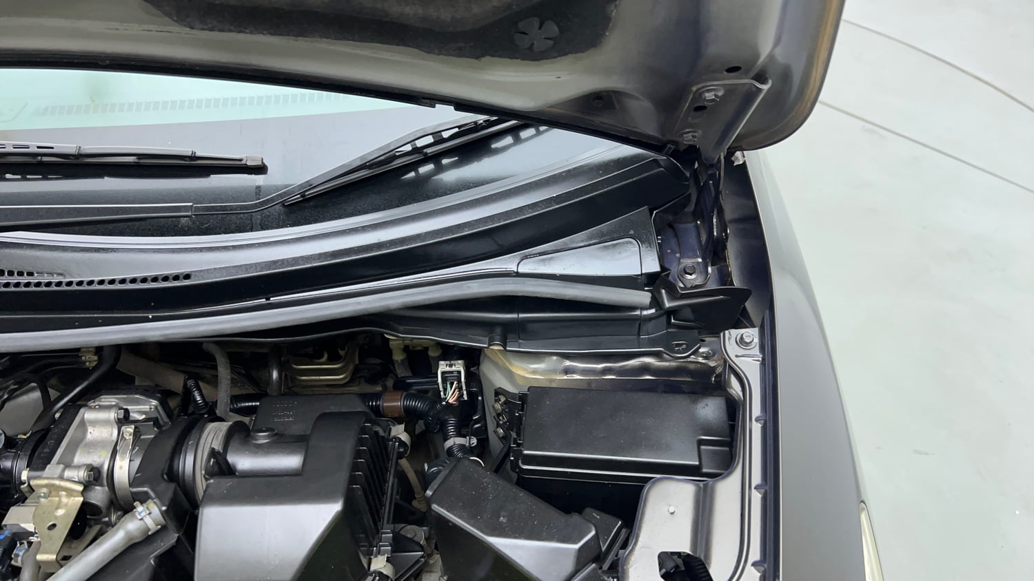 Used 2016 Honda Jazz V Petrol Petrol Manual engine ENGINE LEFT SIDE HINGE & APRON VIEW