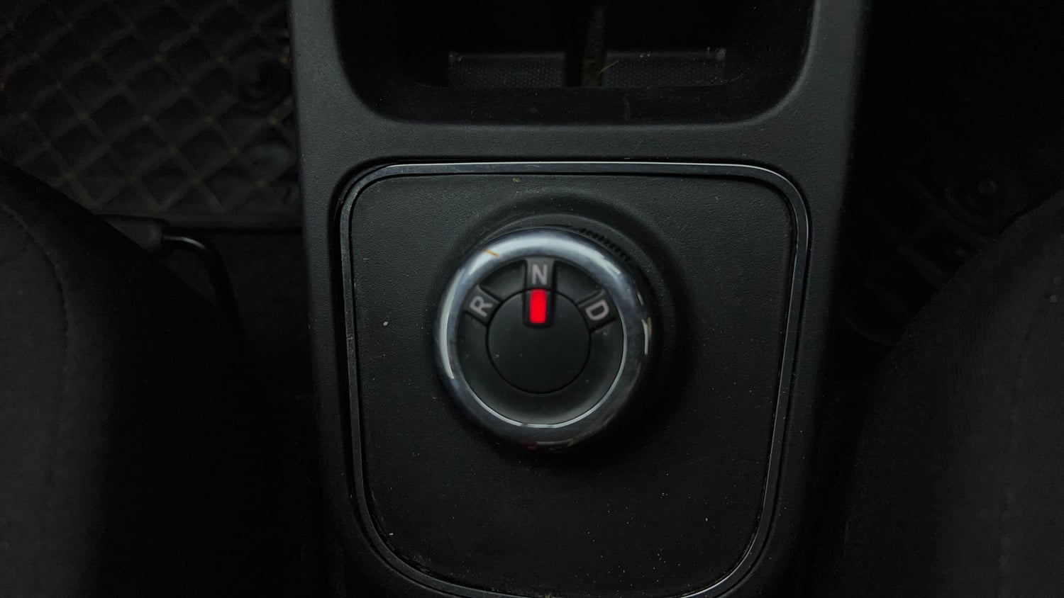 Used 2022 Renault Kwid RXT 1.0 AMT (O) Petrol Automatic interior GEAR  KNOB VIEW