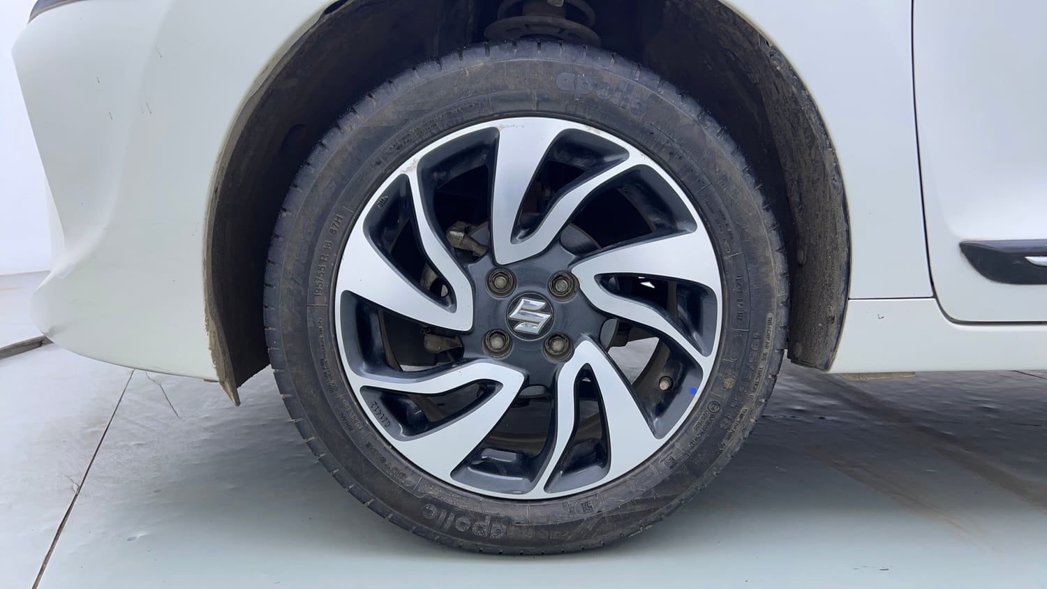 Used 2019 Maruti Suzuki Baleno Zeta Petrol Manual tyres LEFT FRONT TYRE RIM VIEW