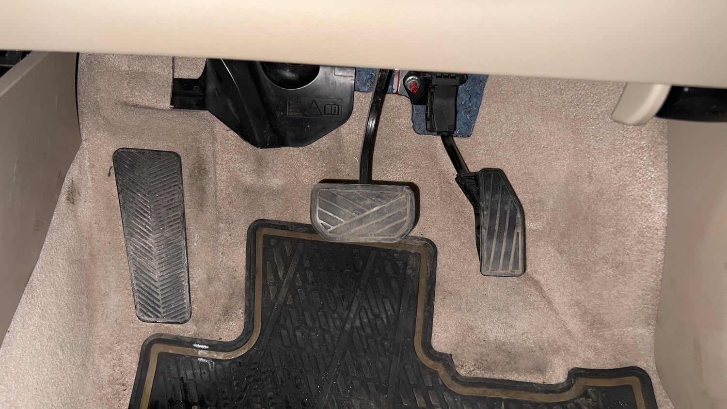 Used 2022 Maruti Suzuki Dzire ZXi AGS Petrol Automatic interior PEDALS VIEW