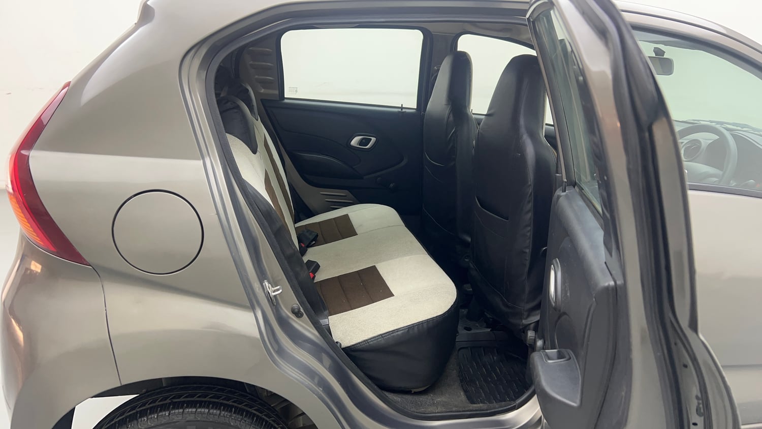 Used 2018 Datsun Redi-GO T (O) Petrol Manual interior RIGHT SIDE REAR DOOR CABIN VIEW