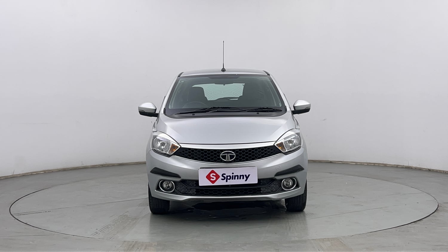 Used 2019 Tata Tiago Revotron XZ w/o Alloy Petrol Manual exterior FRONT VIEW