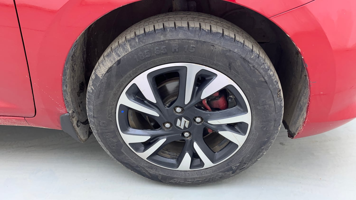 Used 2024 Maruti Suzuki Swift ZXi Plus Dual Tone AMT Petrol Automatic tyres RIGHT FRONT TYRE RIM VIEW