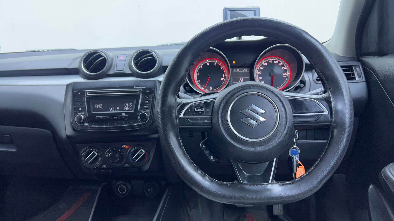 Used 2018 Maruti Suzuki Swift VXi AMT Petrol Automatic interior STEERING VIEW