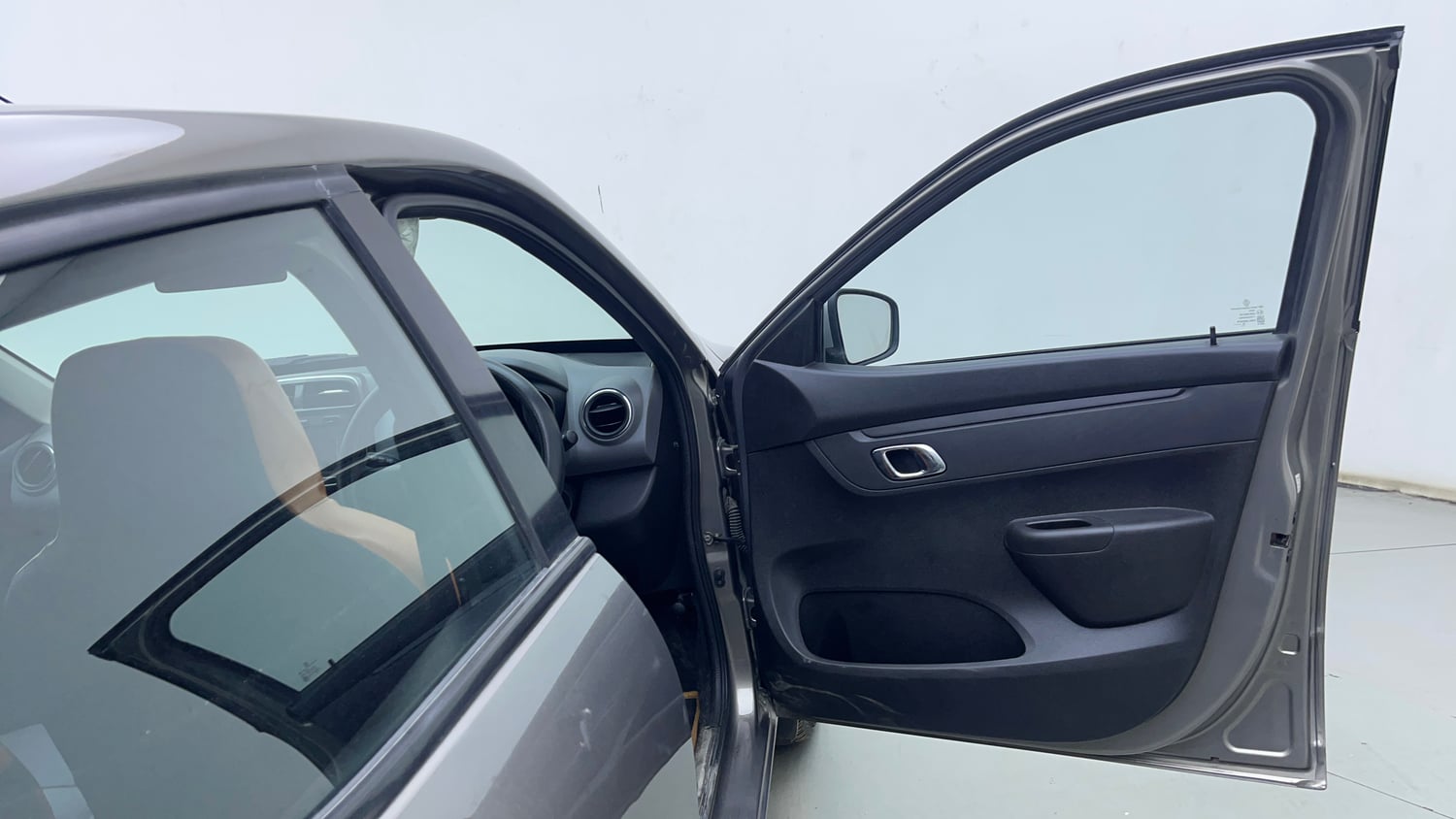 Used 2018 Renault Kwid 1.0 RXT AMT Petrol Automatic interior RIGHT FRONT DOOR OPEN VIEW
