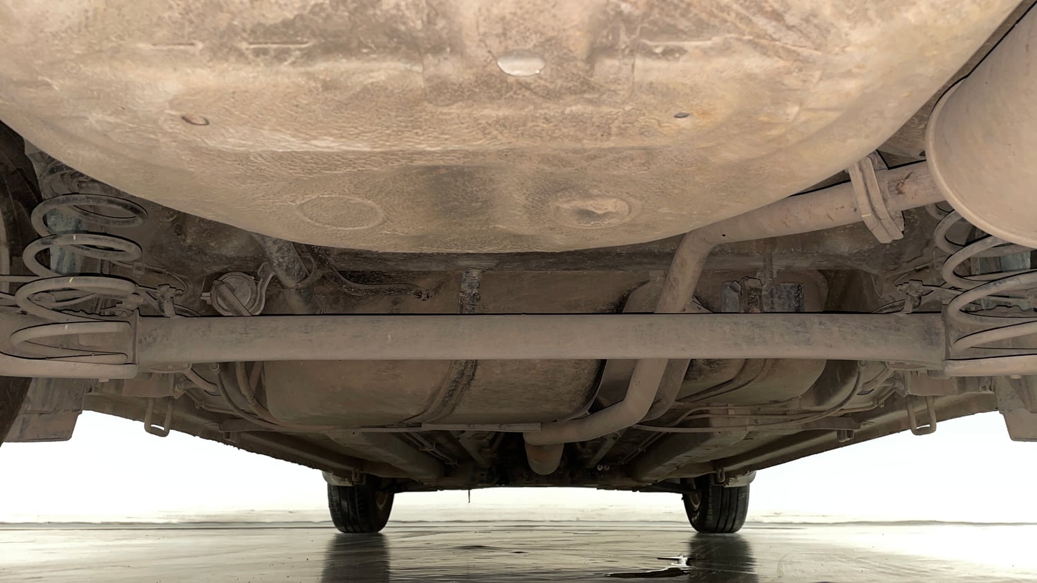 Used 2018 Maruti Suzuki Ciaz Zeta 1.4 AT Petrol Automatic extra REAR UNDERBODY VIEW (TAKEN FROM REAR)