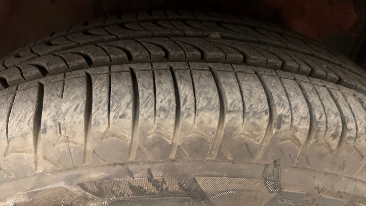 Used 2016 Maruti Suzuki Celerio ZXi AMT Petrol Automatic tyres RIGHT FRONT TYRE TREAD VIEW