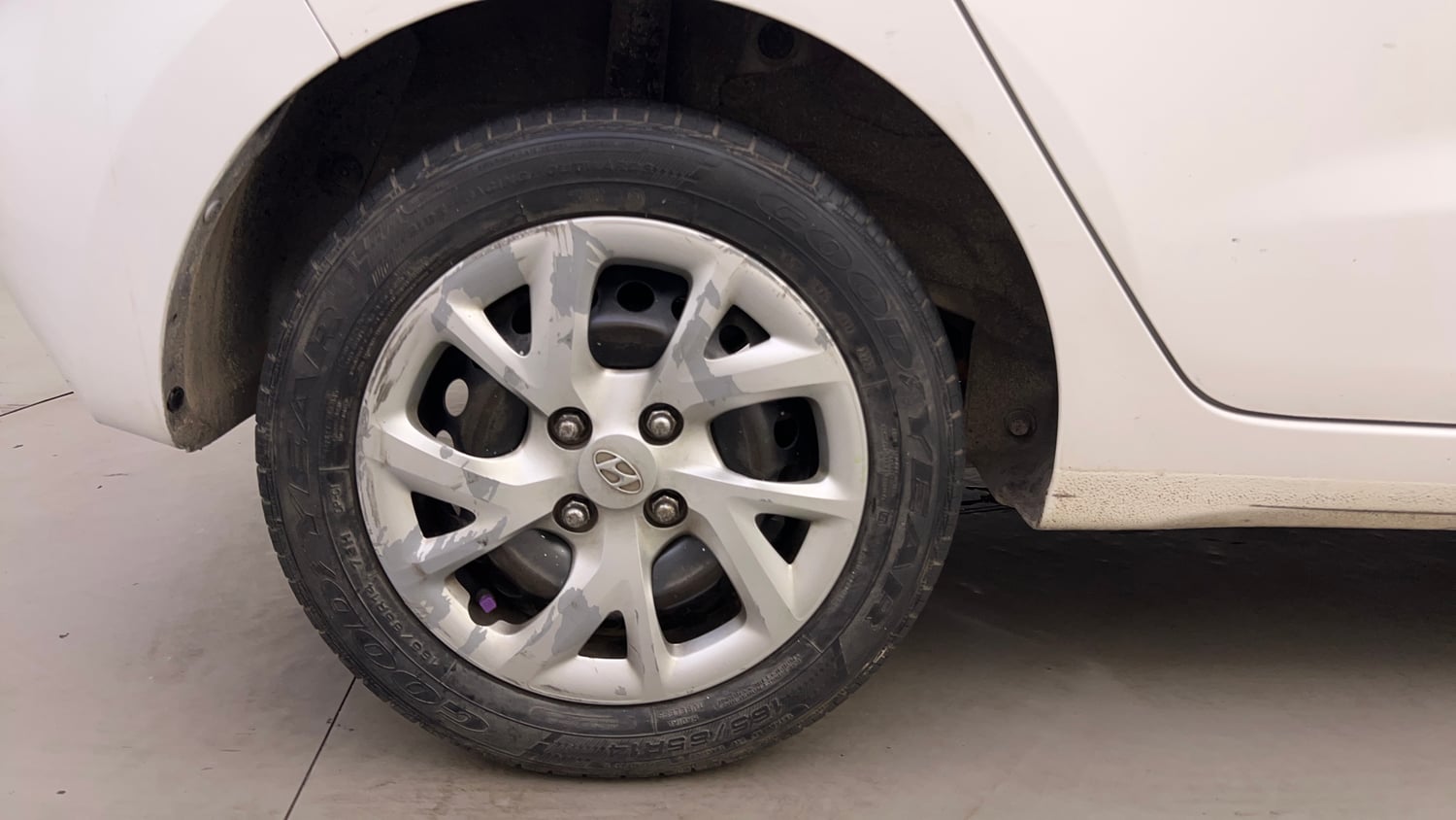 Used 2018 Hyundai Grand i10 Magna 1.2 Kappa VTVT Petrol Manual tyres RIGHT REAR TYRE RIM VIEW