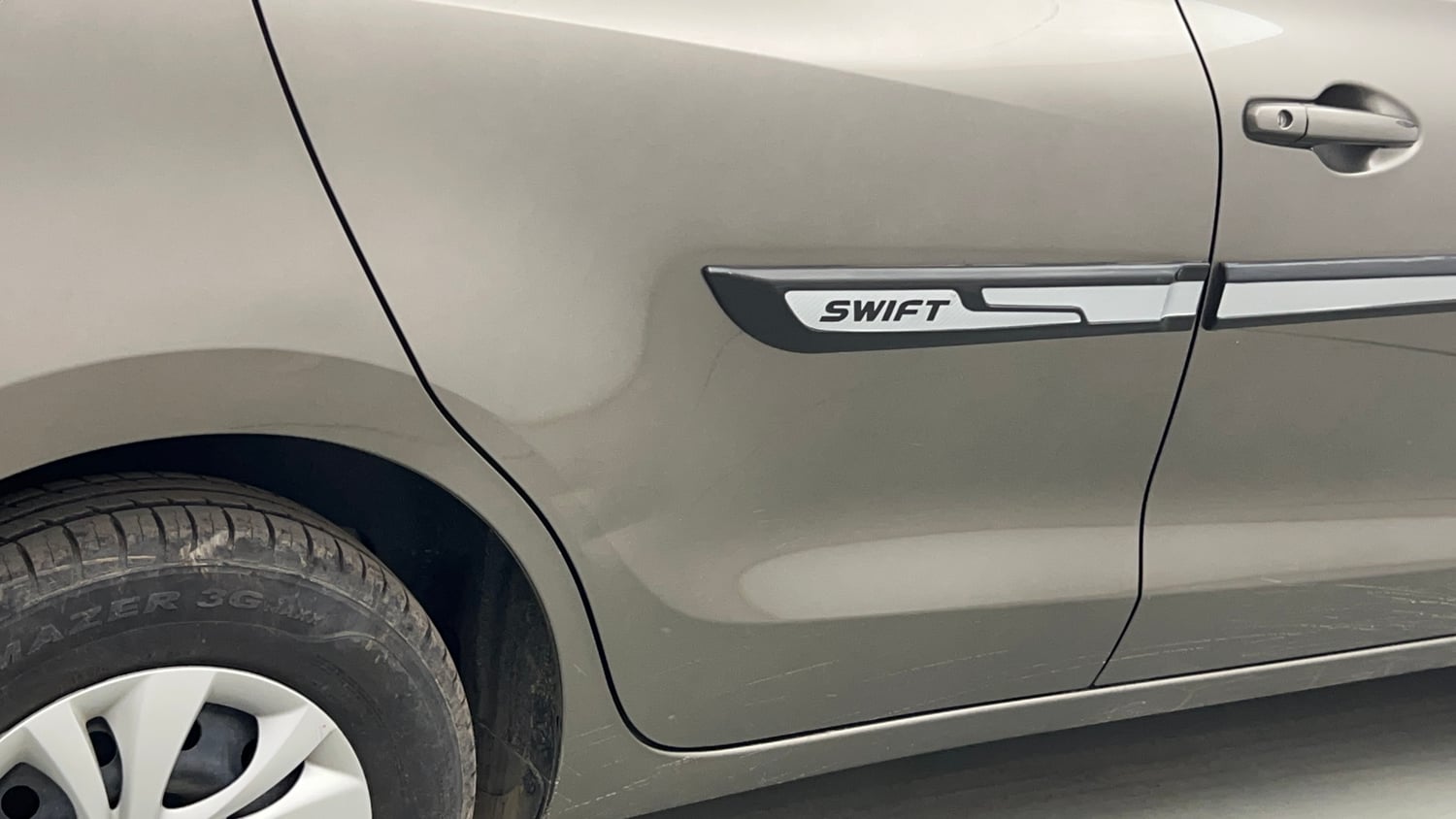 Used 2023 Maruti Suzuki Swift VXi Petrol Manual dents MINOR SCRATCH