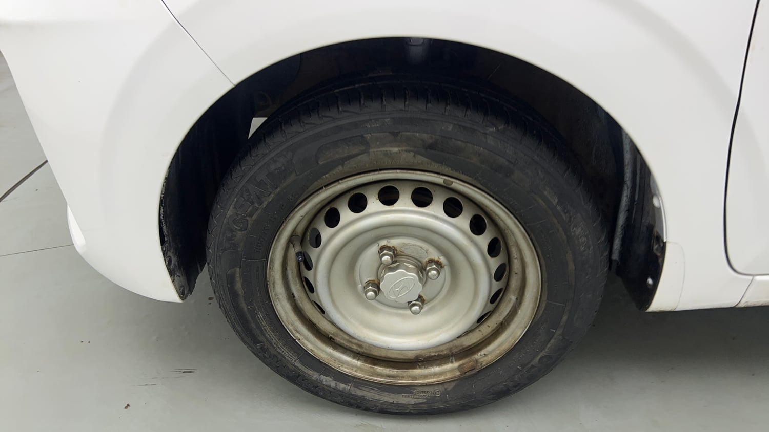 Used 2024 Hyundai Grand i10 Nios Era 1.2 Kappa Petrol Manual tyres LEFT FRONT TYRE RIM VIEW