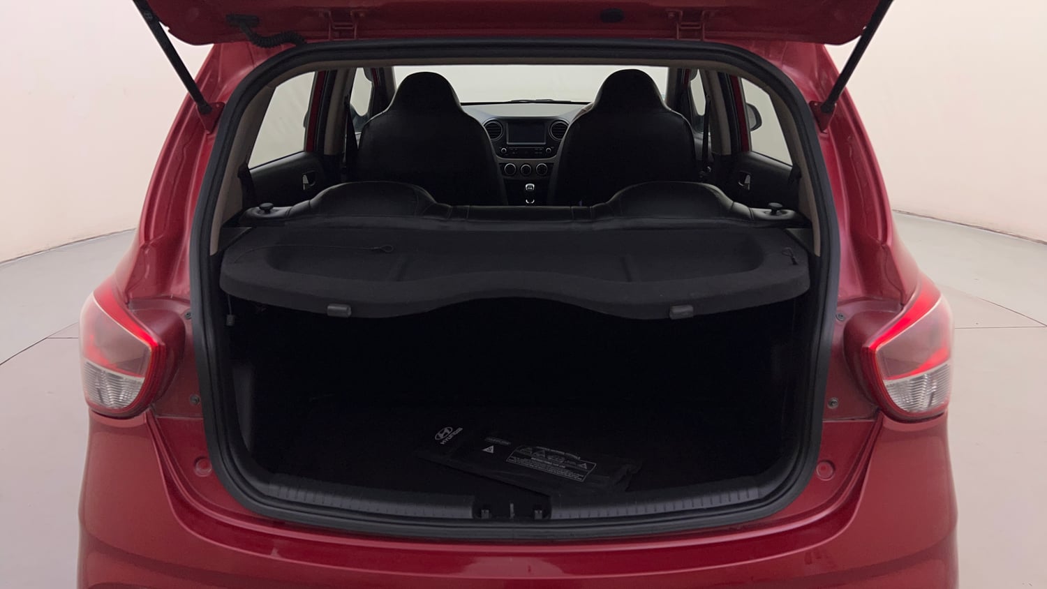 Used 2018 Hyundai Grand i10 Sportz 1.2 Kappa VTVT Petrol Manual interior DICKY INSIDE VIEW