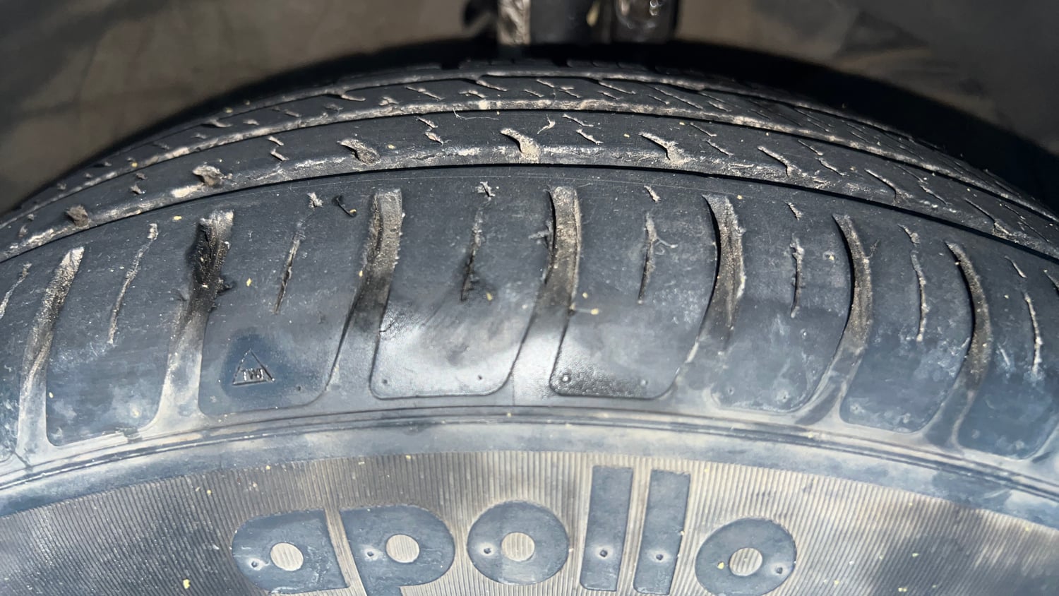Used 2018 Maruti Suzuki Swift VXi AMT Petrol Automatic tyres RIGHT FRONT TYRE TREAD VIEW