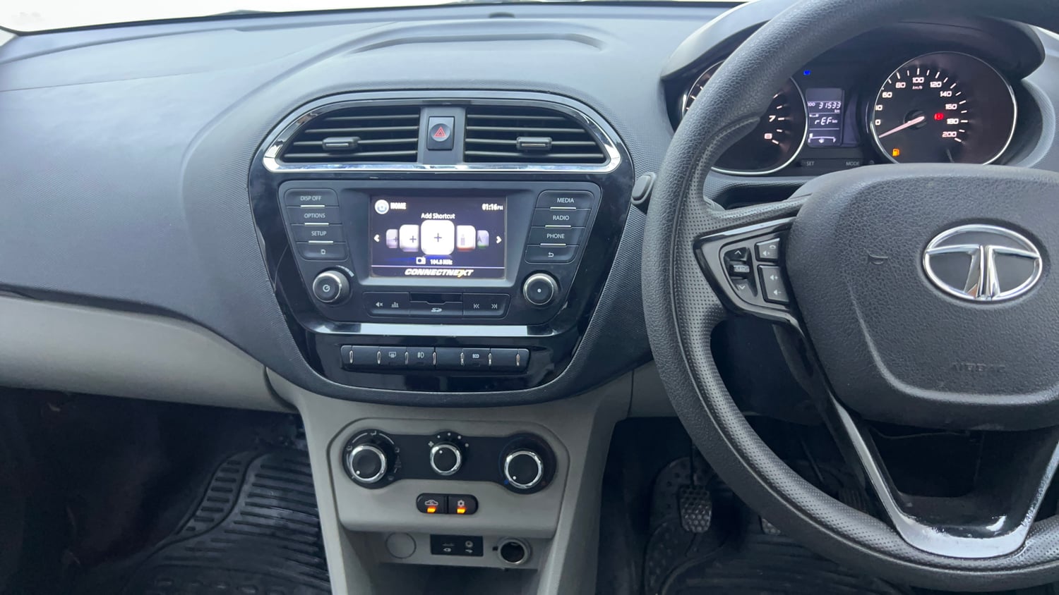 Used 2019 Tata Tiago Revotron XZ w/o Alloy Petrol Manual interior MUSIC SYSTEM & AC CONTROL VIEW