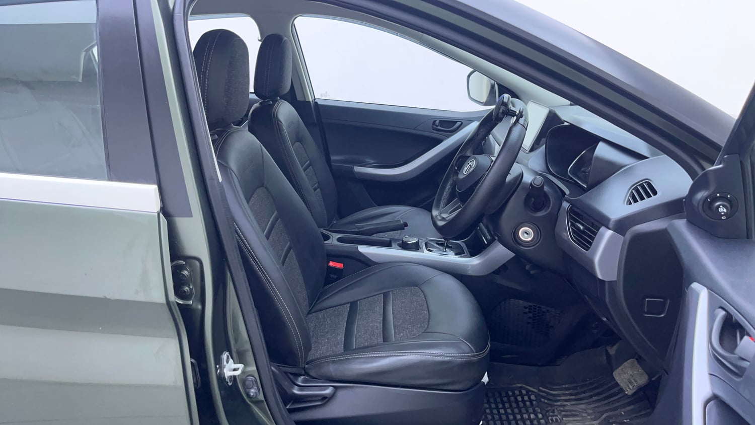 Used 2022 Tata Nexon XMA Petrol Automatic interior RIGHT SIDE FRONT DOOR CABIN VIEW