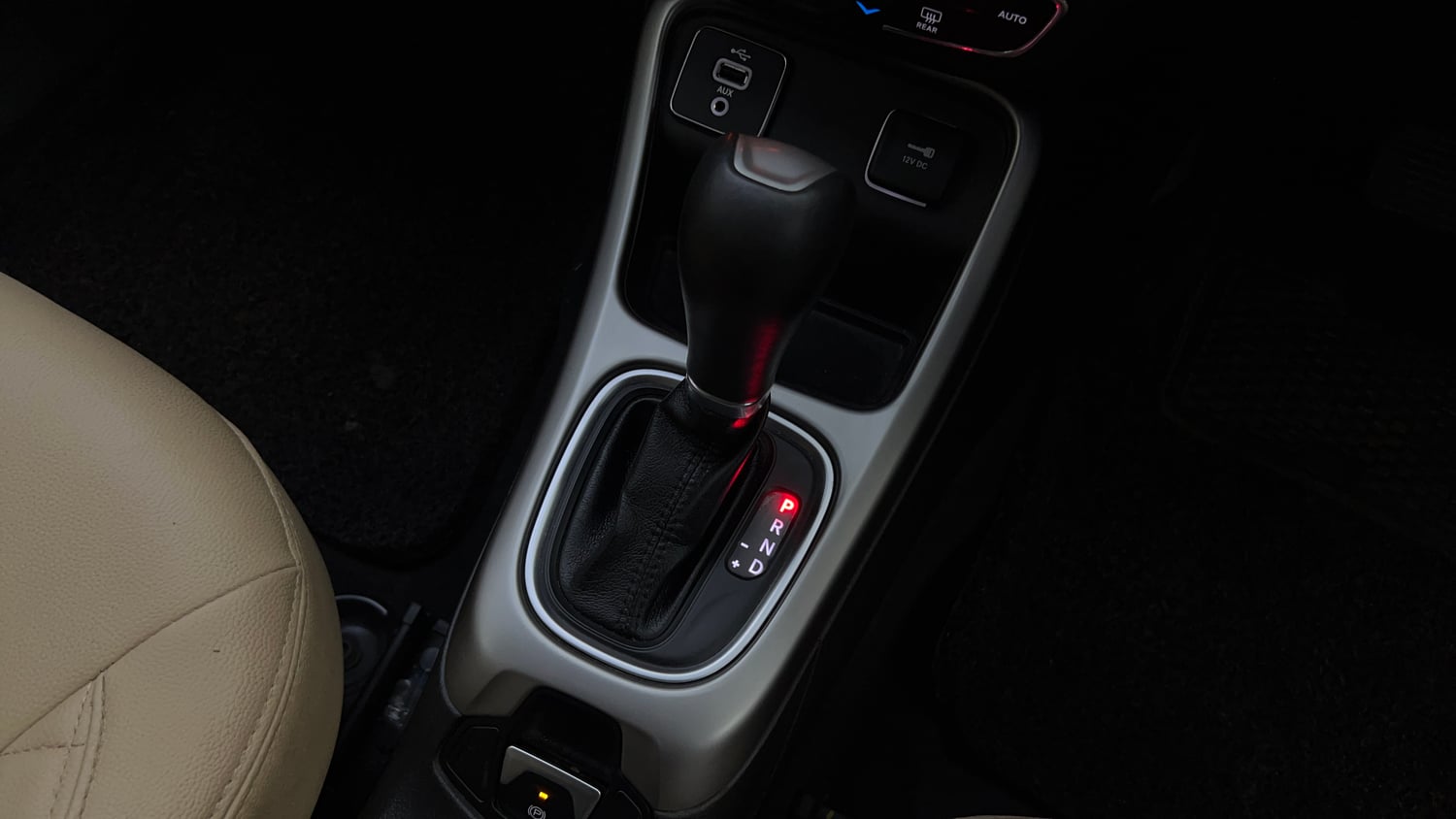Used 2019 Jeep Compass Longitude (O) 1.4 Petrol AT Petrol Automatic interior GEAR  KNOB VIEW