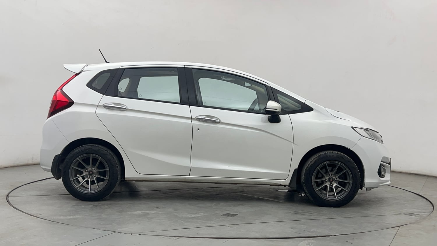 Used 2020 Honda Jazz ZX Petrol Manual exterior RIGHT SIDE VIEW