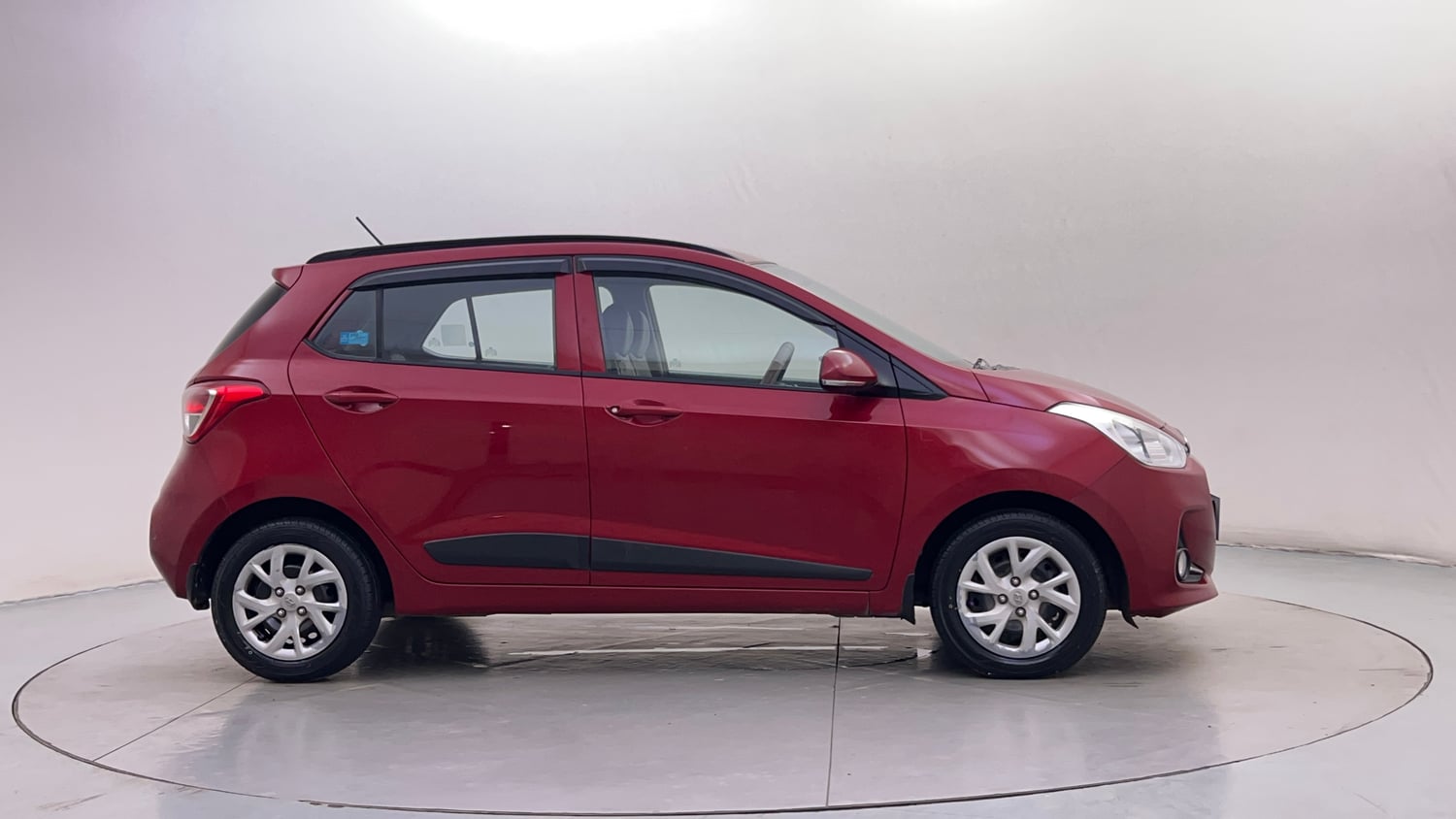 Used 2018 Hyundai Grand i10 Sportz 1.2 Kappa VTVT Petrol Manual exterior RIGHT SIDE VIEW