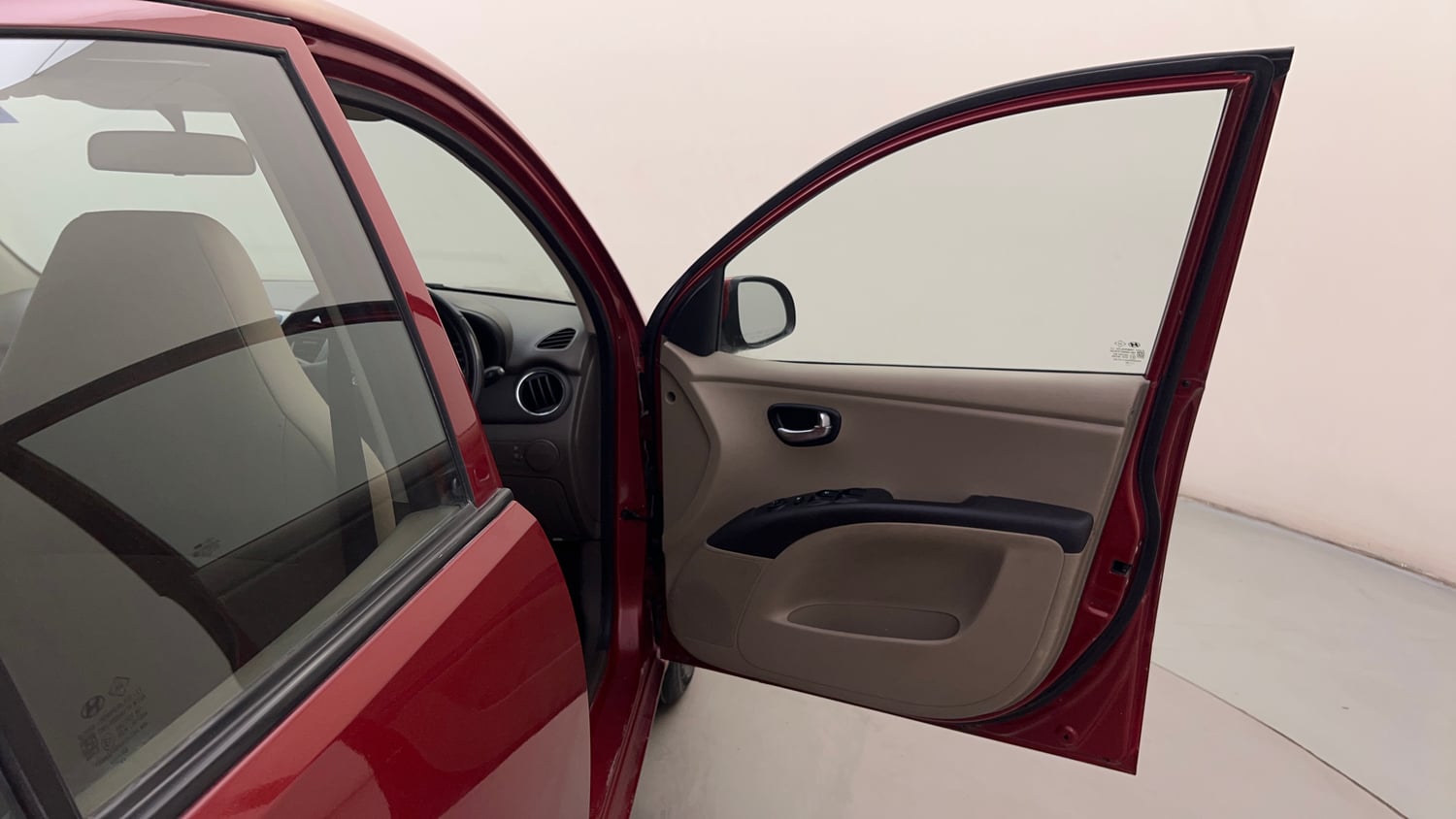 Used 2013 Hyundai i10 Magna 1.2 Kappa2 Petrol Manual interior RIGHT FRONT DOOR OPEN VIEW