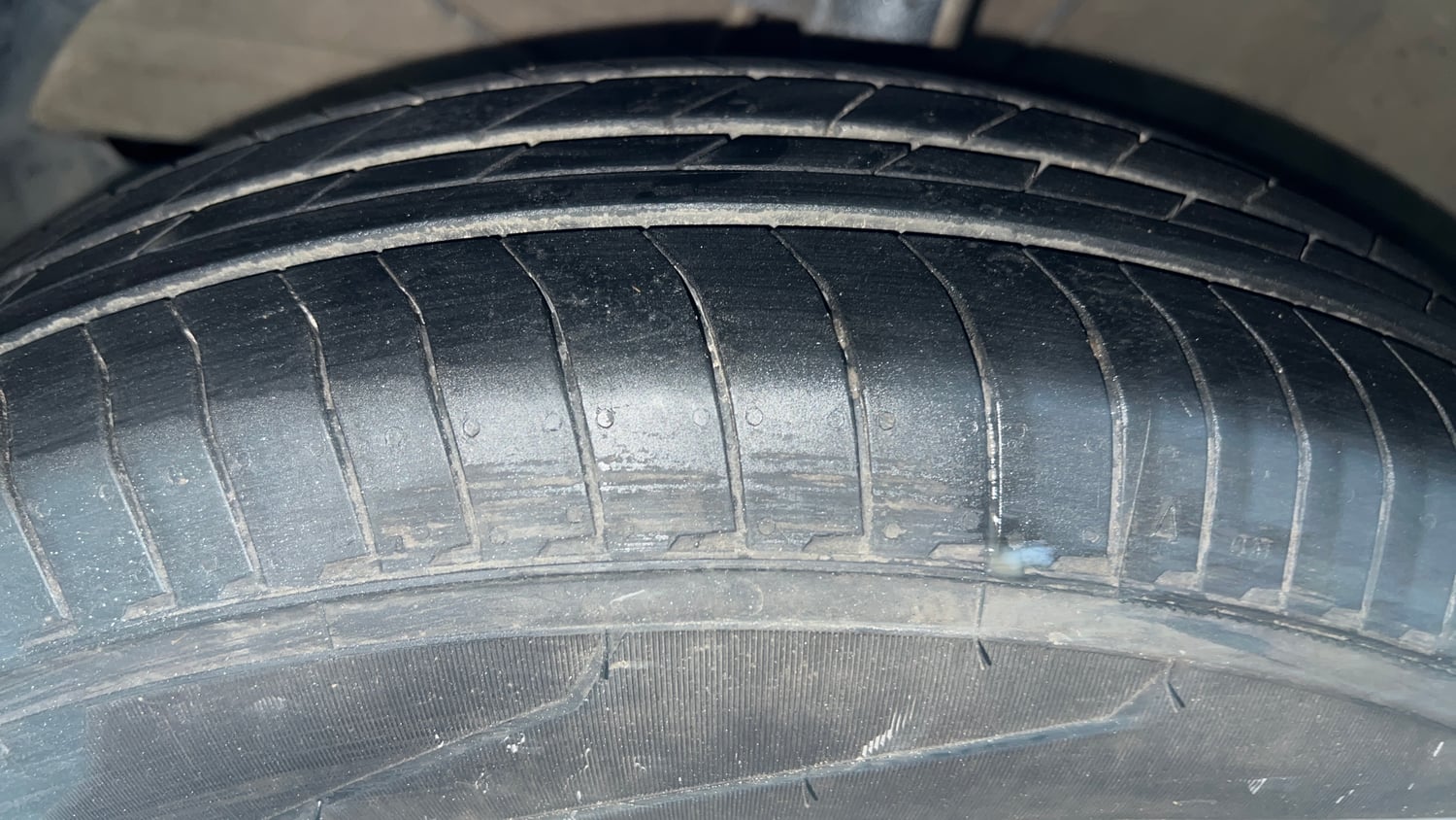 Used 2023 Maruti Suzuki Swift LXi Petrol Manual tyres LEFT FRONT TYRE TREAD VIEW