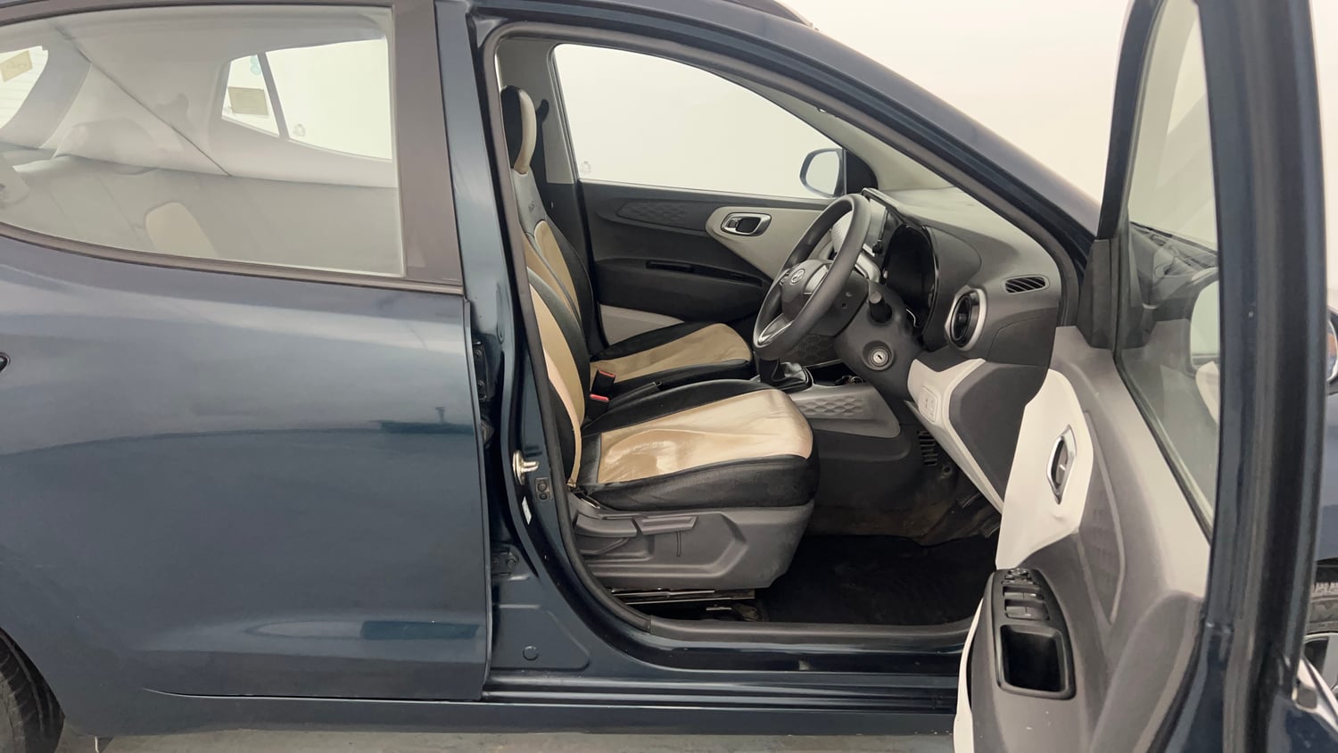 Used 2021 Hyundai Grand i10 Nios Sportz 1.2 Kappa VTVT CNG Cng Manual interior RIGHT SIDE FRONT DOOR CABIN VIEW