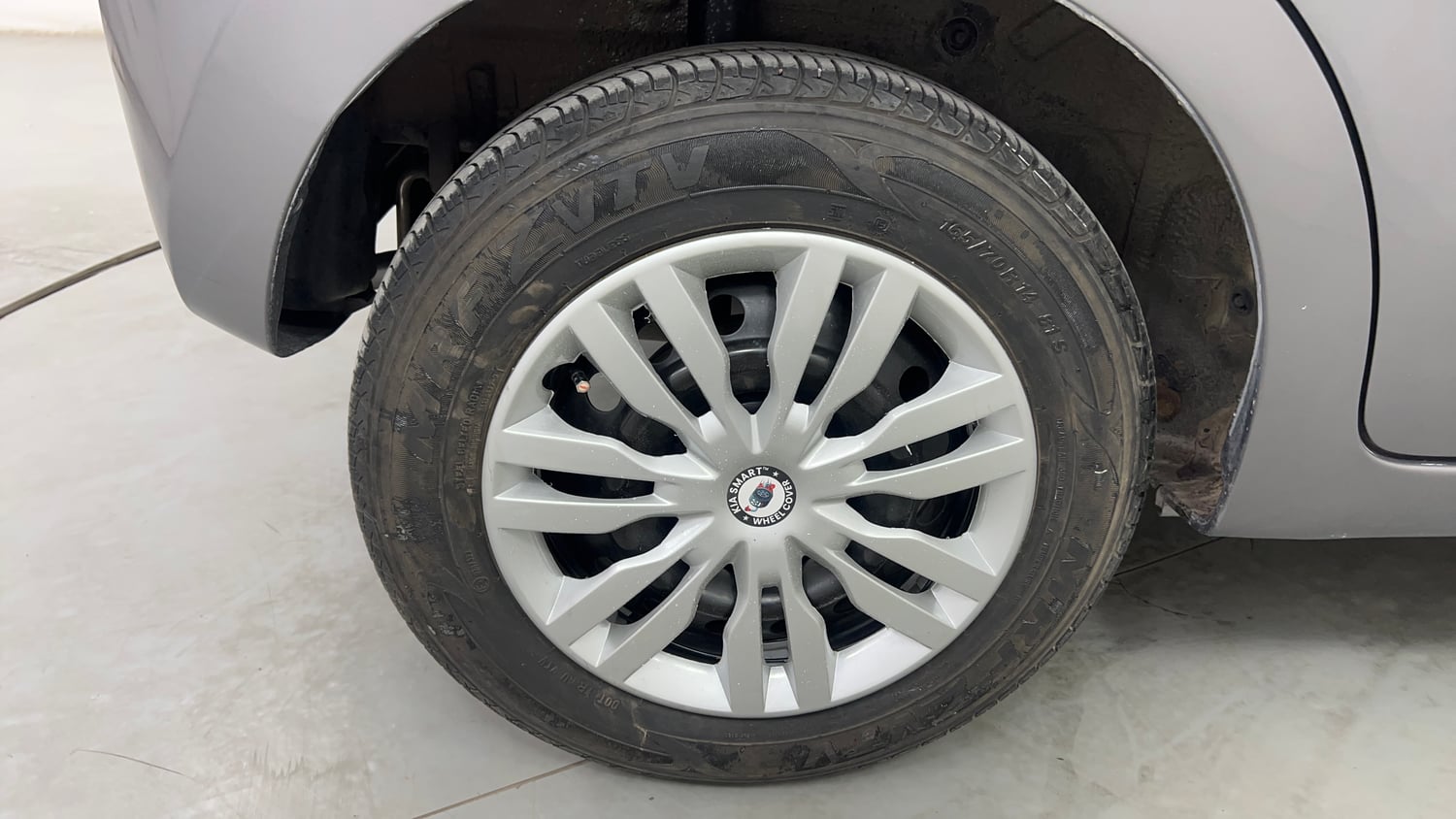 Used 2015 Maruti Suzuki Celerio VXi AMT Petrol Automatic tyres RIGHT REAR TYRE RIM VIEW