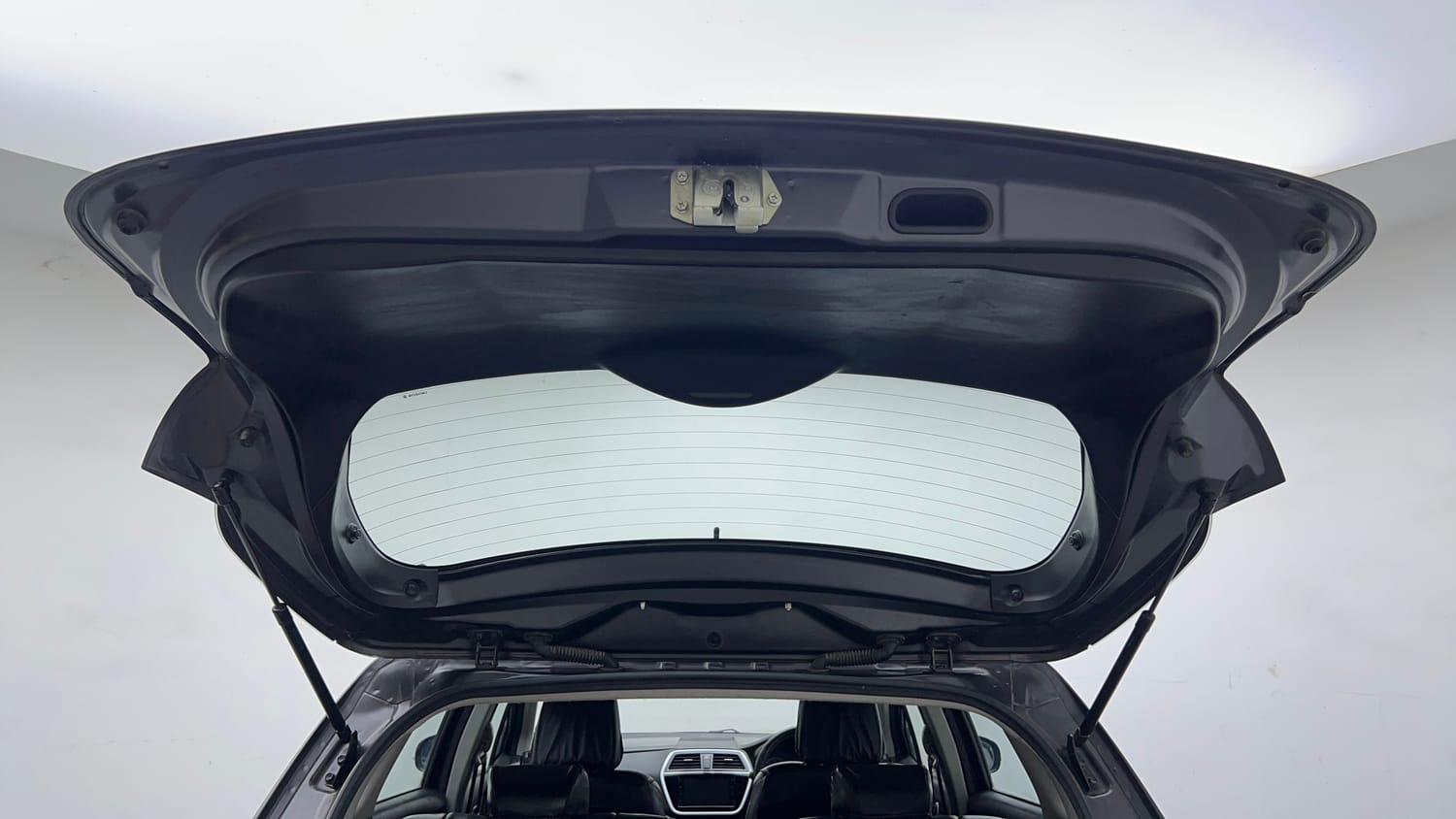 Used 2020 Maruti Suzuki S-Cross Zeta Petrol Manual interior DICKY DOOR OPEN VIEW