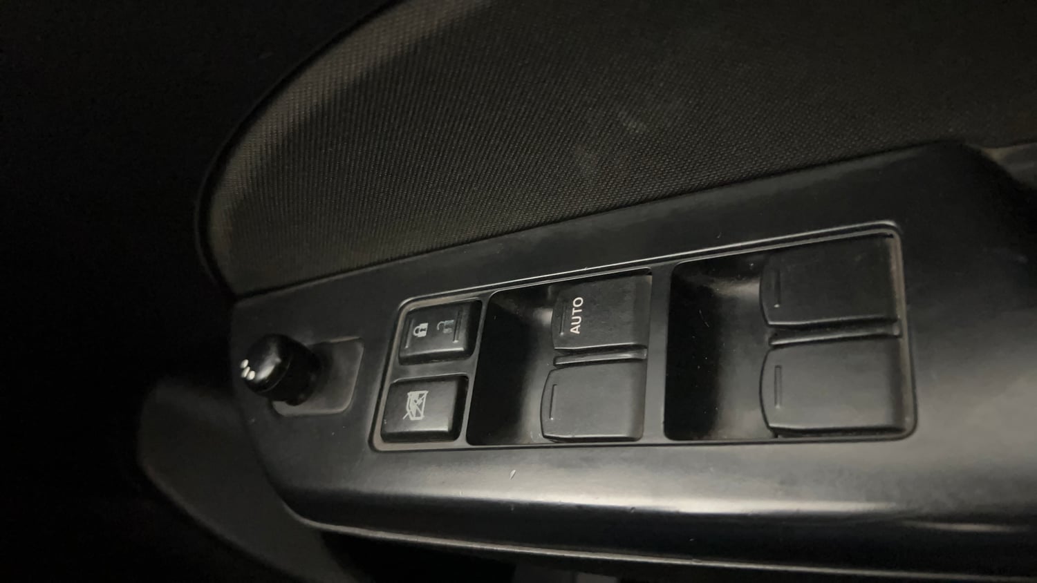 Used 2012 Maruti Suzuki Swift VXi Petrol Manual top_features Power windows
