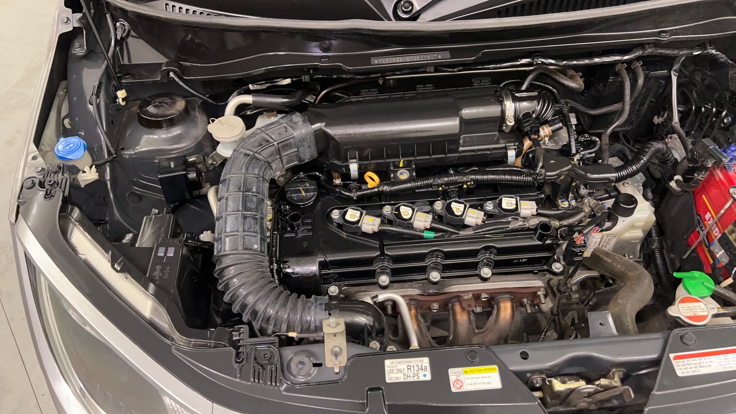 Used 2021 Maruti Suzuki Ignis Zeta 1.2 AMT Petrol Automatic engine ENGINE RIGHT SIDE VIEW