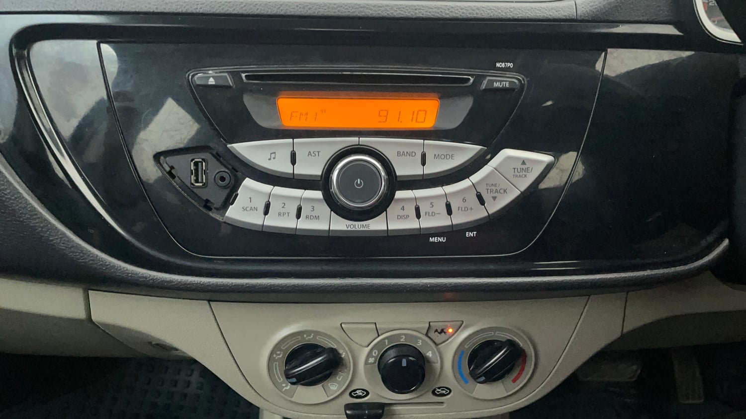 Used 2016 Maruti Suzuki Alto K10 VXi AMT Petrol Automatic interior MUSIC SYSTEM & AC CONTROL VIEW