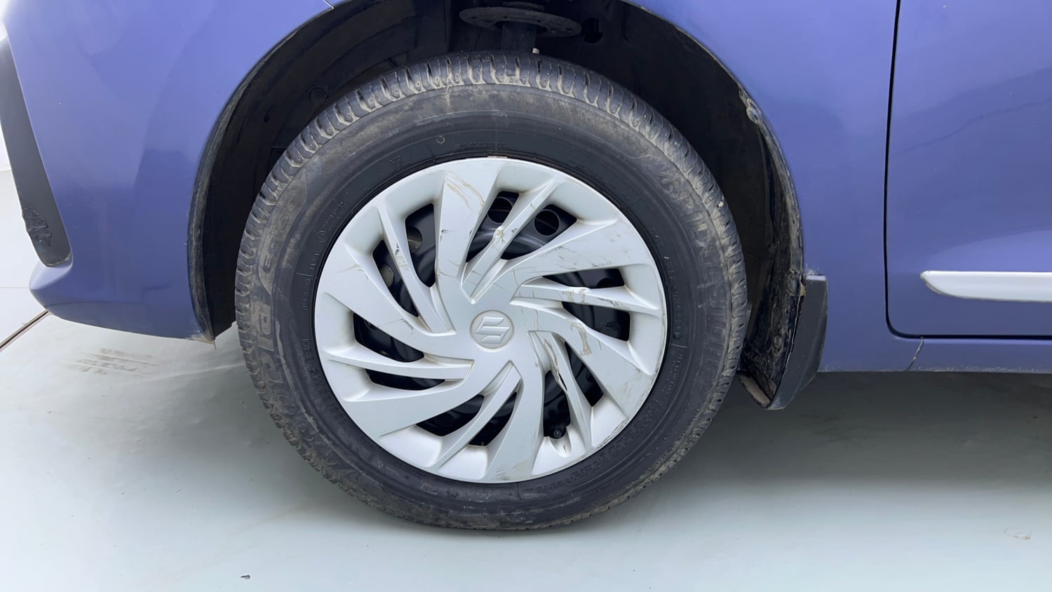 Used 2021 Maruti Suzuki Ertiga VXi CNG Cng Manual tyres LEFT FRONT TYRE RIM VIEW