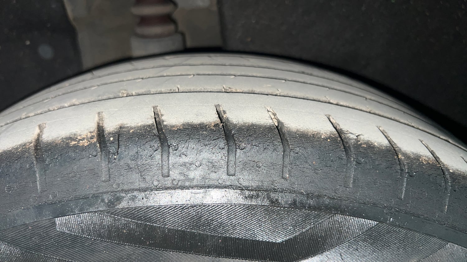 Used 2022 Hyundai Alcazar Prestige 7 STR 2.0 Petrol Petrol Manual tyres RIGHT REAR TYRE TREAD VIEW