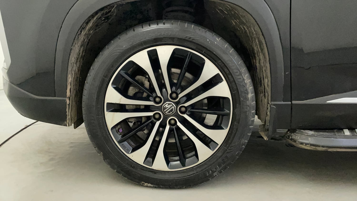 Used 2021 MG Motors Hector Sharp 1.5 Petrol CVT Petrol Automatic tyres LEFT FRONT TYRE RIM VIEW