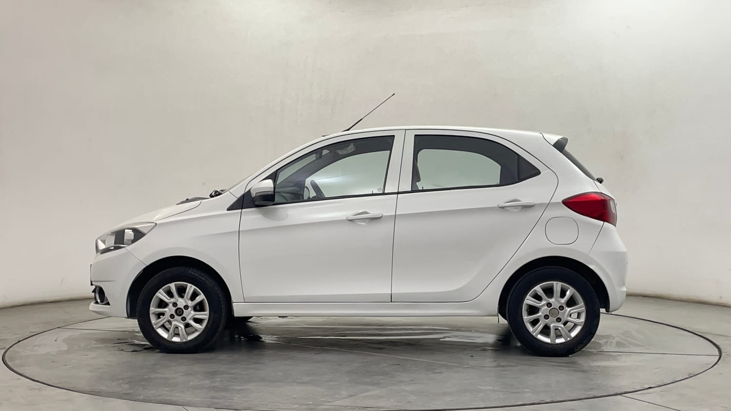 Used 2017 Tata Tiago Revotron XZA Petrol Automatic exterior LEFT SIDE VIEW