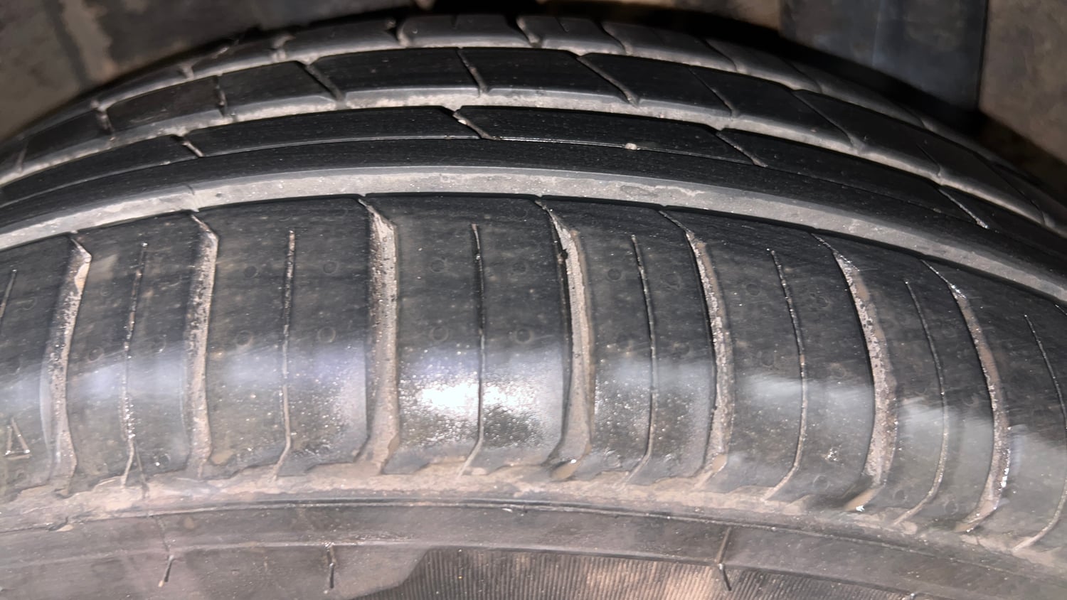Used 2022 Renault Triber RXZ EASY-R AMT Petrol Automatic tyres RIGHT REAR TYRE TREAD VIEW