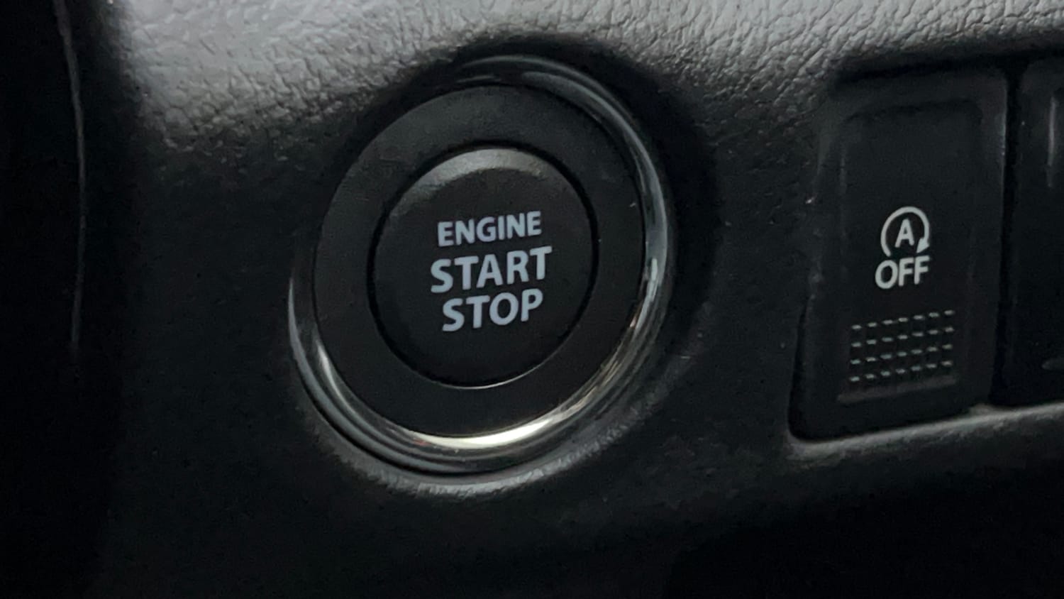 Used 2020 Maruti Suzuki S-Cross Zeta Petrol Manual top_features Keyless start