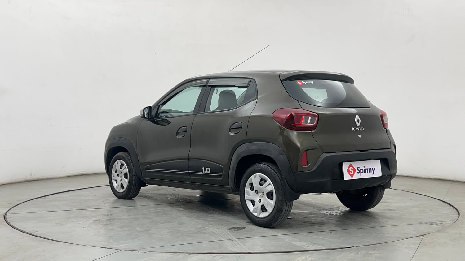 Used 2024 Renault Kwid RXT 1.0L Petrol Manual exterior LEFT REAR CORNER VIEW
