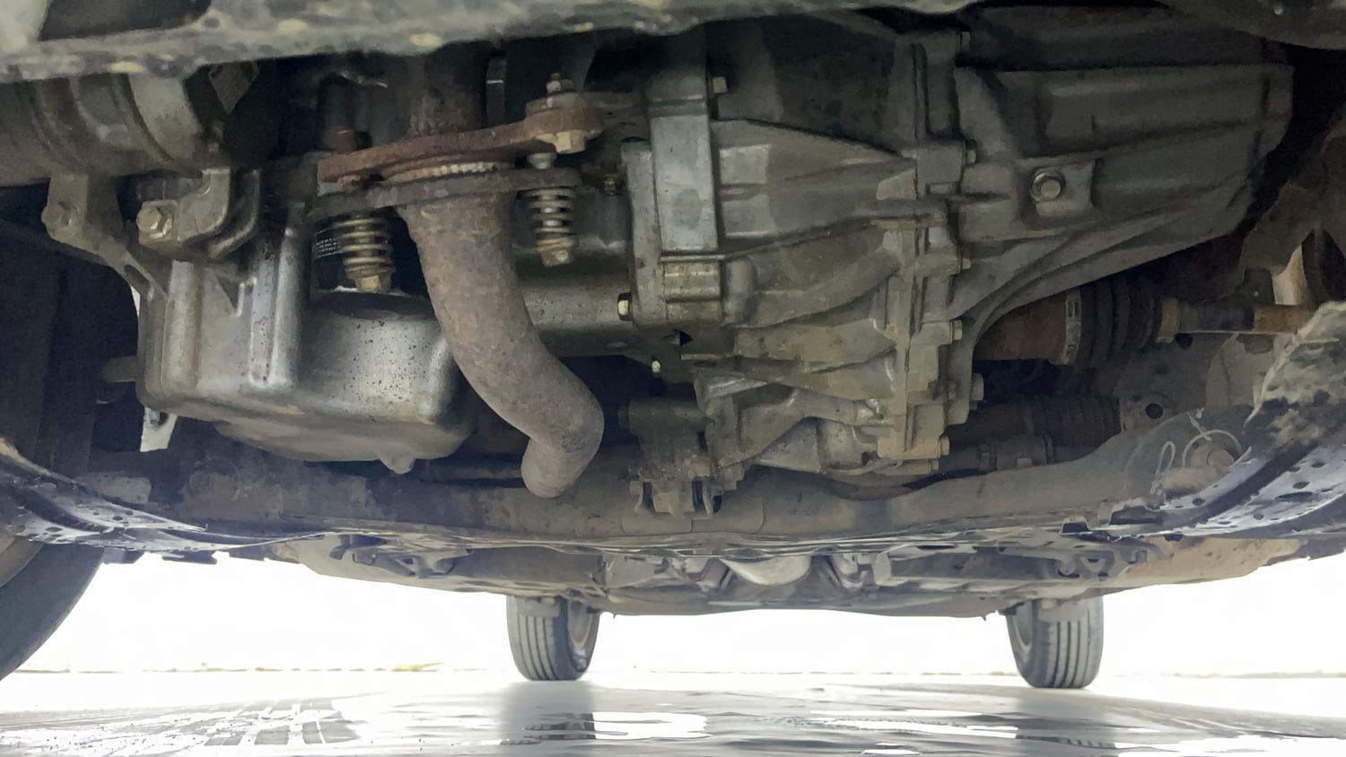 Used 2024 Maruti Suzuki Swift ZXi Plus Dual Tone AMT Petrol Automatic extra FRONT LEFT UNDERBODY VIEW