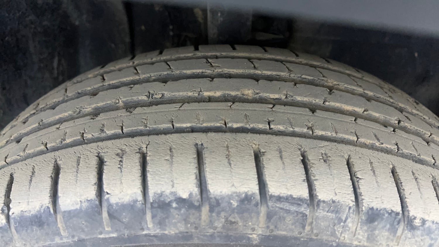 Used 2023 Tata Punch Creative Dual Tone AMT Petrol Automatic tyres RIGHT FRONT TYRE TREAD VIEW