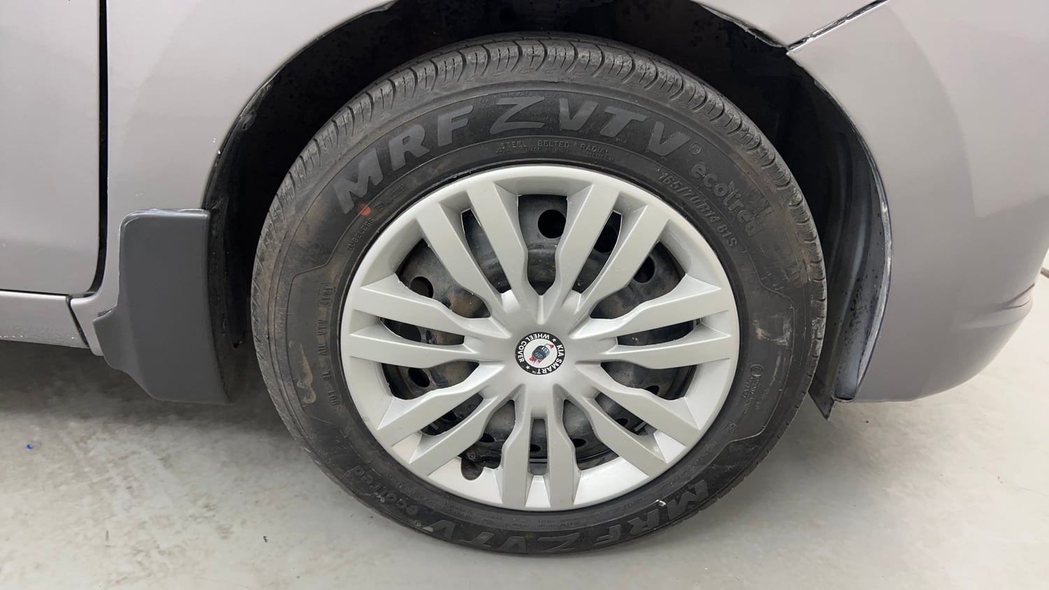 Used 2015 Maruti Suzuki Celerio VXi AMT Petrol Automatic tyres RIGHT FRONT TYRE RIM VIEW