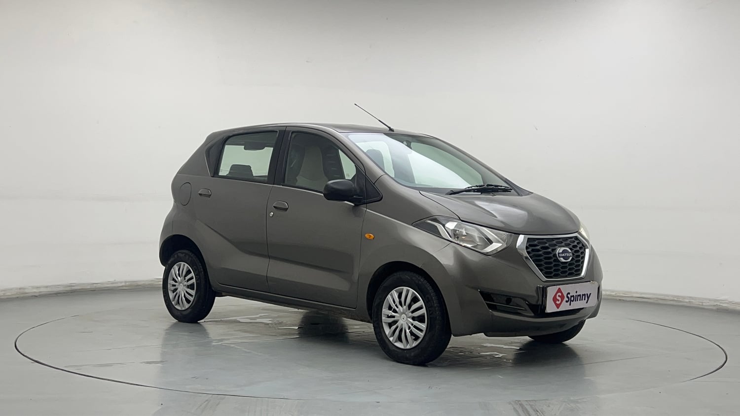 Used 2018 Datsun Redi-GO T (O) Petrol Manual exterior RIGHT FRONT CORNER VIEW