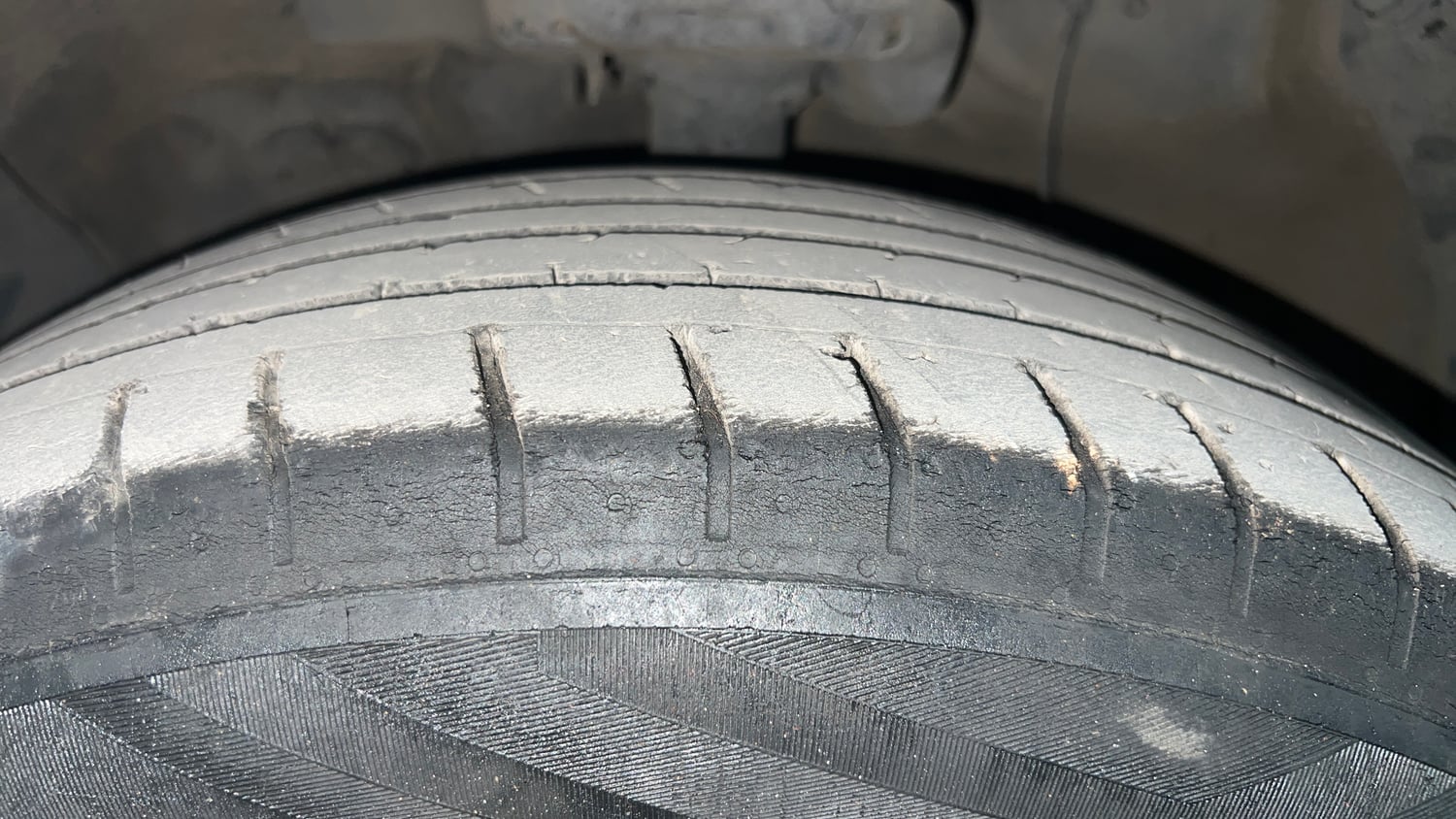 Used 2022 Hyundai Alcazar Prestige 7 STR 2.0 Petrol Petrol Manual tyres LEFT FRONT TYRE TREAD VIEW
