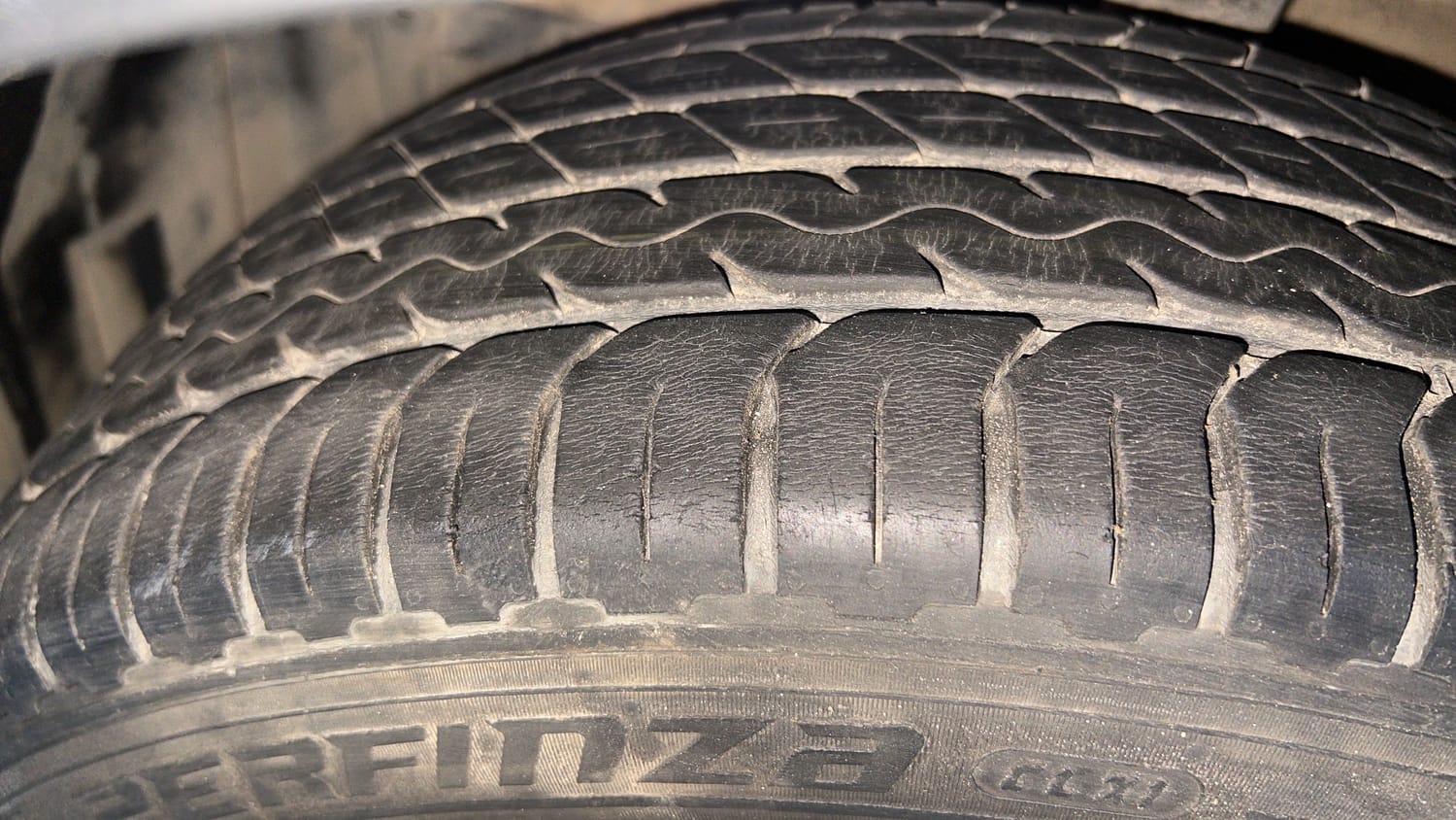 Used 2020 Maruti Suzuki S-Cross Zeta Petrol Manual tyres LEFT FRONT TYRE TREAD VIEW